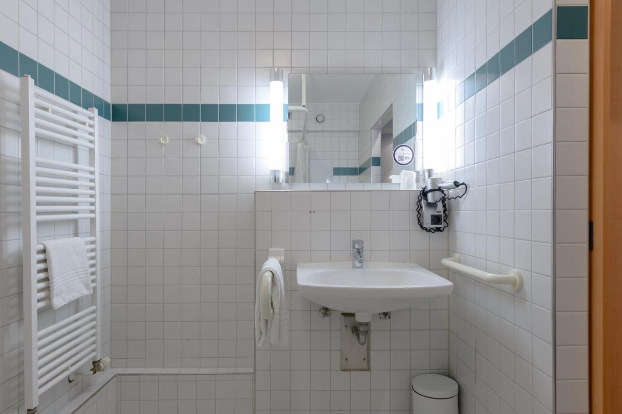Ibis Koeln Frechen Hotel Bagian luar foto